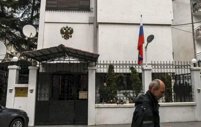 Північна Македонія оголосила про висилку трьох дипломатів РФ і священика РПЦ