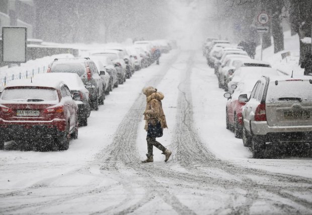 Готуйте санки та лопати: вже незабаром Україну засипле снігом – синоптик назвала дату