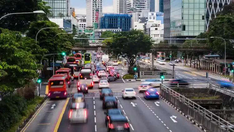 У Сінгапурі дозвіл на купівлю автомобіля коштує понад 100 000 доларів
