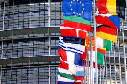 Bloomberg: У Євросоюзі шукають спосіб обійти вето Угорщини на 50 млрд євро для України