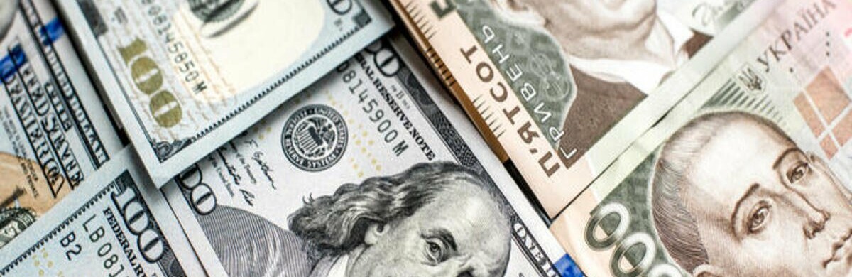 “Долар несеться до фіналу, курс валют на шляху до остаточної межі”: 4-ту добу в обмінниках проблема, гроші тануть