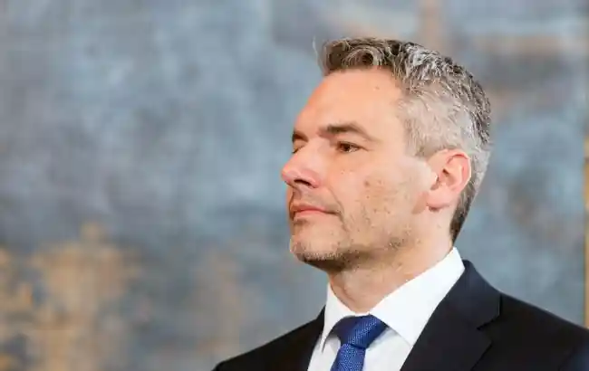 EU Observer: Австрія після саміту ЄС продовжує блокувати санкції проти Росії