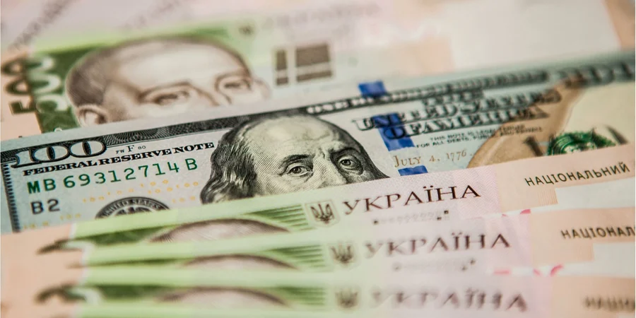 Долар викрутило, іде до істеричного падіння. Гривня тримає позиції. Курс валют НБУ