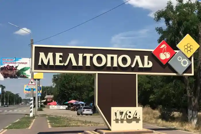 Мер Федоров: Російські загарбники посилено змінюють етнічний склад населення в окупованому Мелітополі