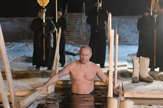 Путін пішов під воду (відео)