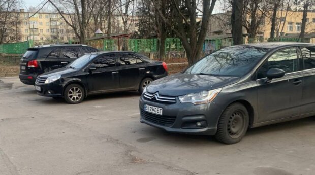 В Україні одна категорія водіїв масово втрачає свої авто: податкова та поліція продовжують “полювання”