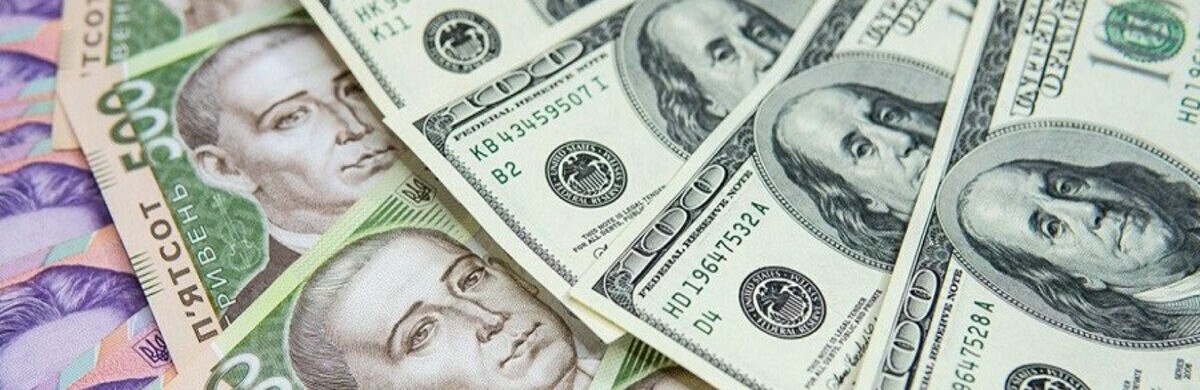 “40 гривень за долар, курс валют несеться до фінальної межі”: фахівці сказали, чи потрібно терміново мчати в обмінники