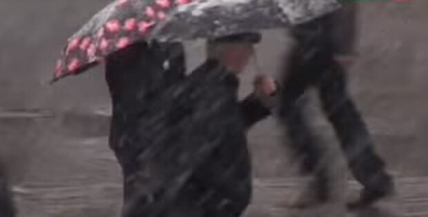 Ураганний вітер та дощі з мокрим снігом: синоптик Діденко попередила про погоду