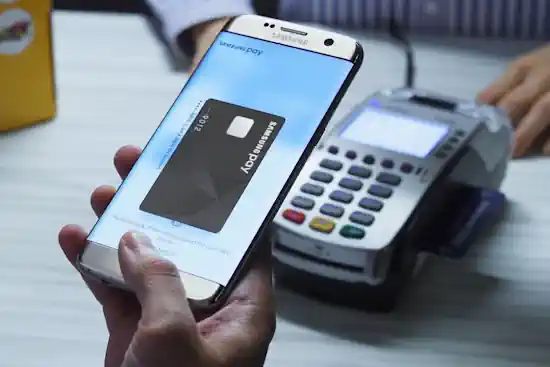 Сервіс Samsung Pay припиняє роботу на росії