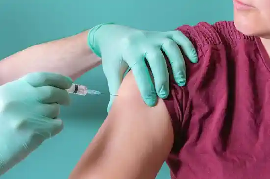 У Британії вперше у світі почали тестування на людях вакцини від раку шкіри