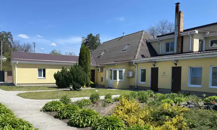 Чому пенсіонерам краще стаціонарний пансіонат для літніх людей (Черкаси), ніж послуги доглядальниці вдома?