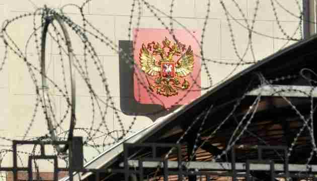 Британія запровадила санкції проти розвідників РФ, причетних до удару по театру в Маріуполі