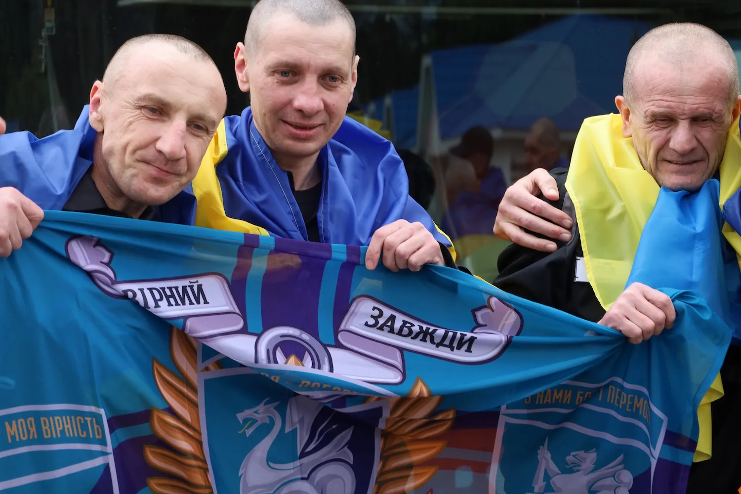 Майже всі українські військові повертаються з полону в жахливому медичному стані та потребують тривалої реабілітації. Майже всі українські військові повертаються з полону в жахливому медичному стані та потребують тривалої реабілітації.